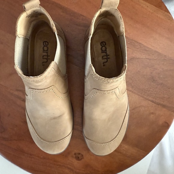 Earth Faine Slip On Flat Round Toe Tan Leather Ankle Boot Women's Size 5 - Picture 10 of 13